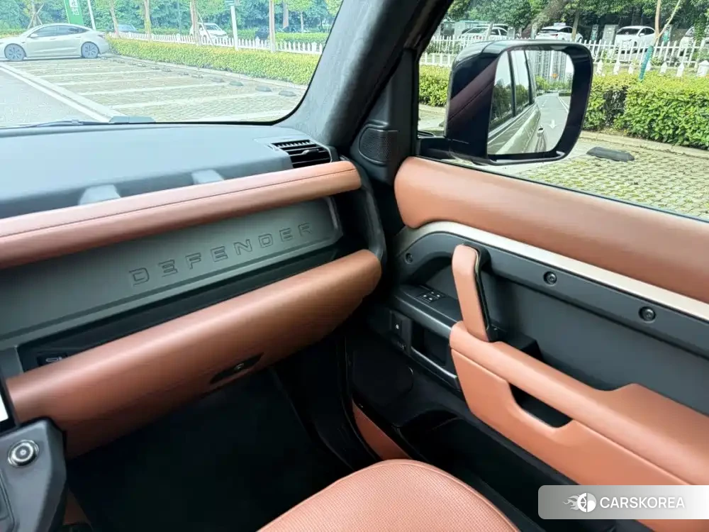 Land Rover Defender id 4548357 из Китая 9