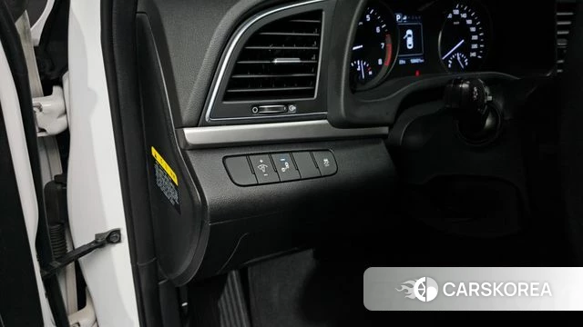 Hyundai Avante AD id 3943049 из Кореи 9