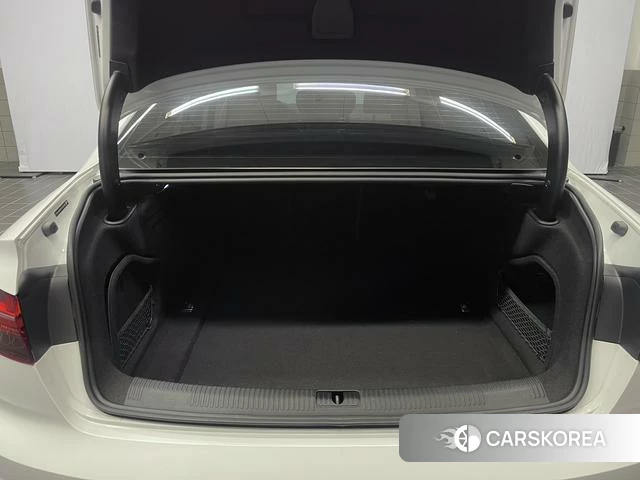 Audi A4L id 4348517 из Китая 9