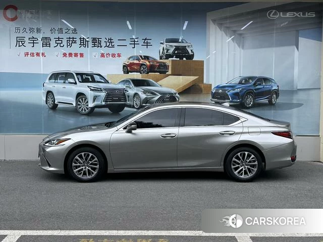 Lexus ES id 4359611 из Китая 9