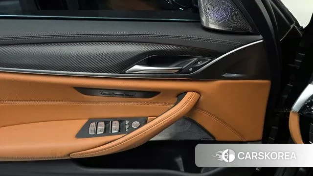 BMW 5 Series (G30) id 3355060 из Кореи 9