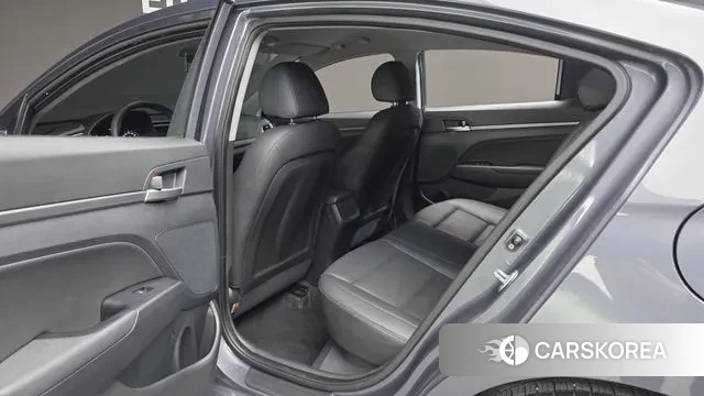 Hyundai Avante AD id 3687684 из Кореи 9