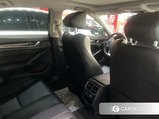 Honda Accord id 4307778 из Китая 9