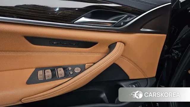 BMW 5 Series (G30) id 3264157 из Кореи 9