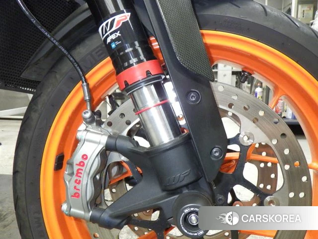 Проданный KTM 890 DUKE R id 4184184 из Японии, фото 9