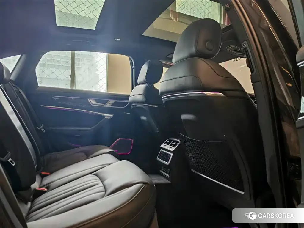 Audi A6L id 4622509 из Китая 9