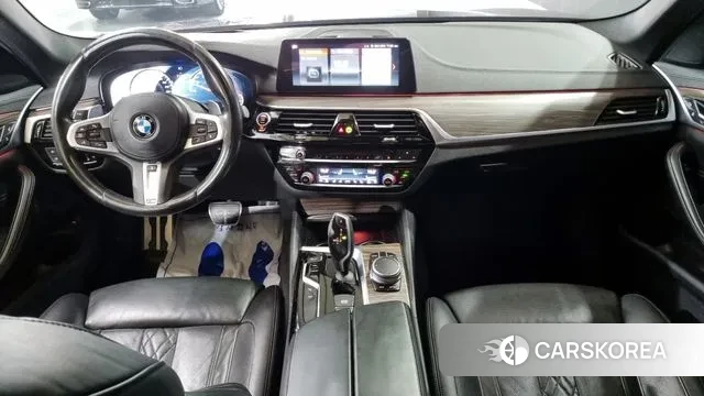 BMW 5 Series (G30) id 3369026 из Кореи 9