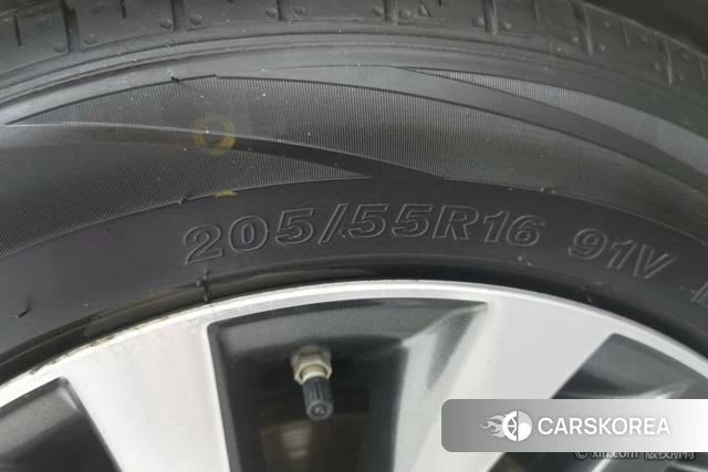 Toyota Corolla dual engine E+ id 4211565 из Китая 9