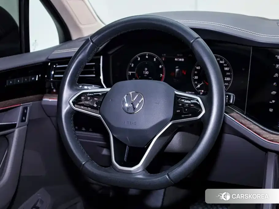 Volkswagen Touareg id 4655030 из Китая 9
