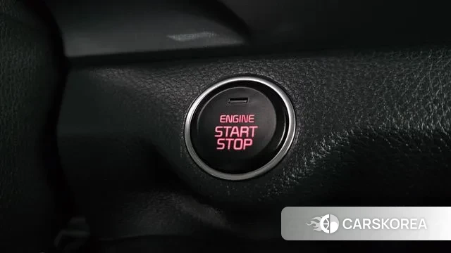 Kia Stonic id 3489900 из Кореи 9