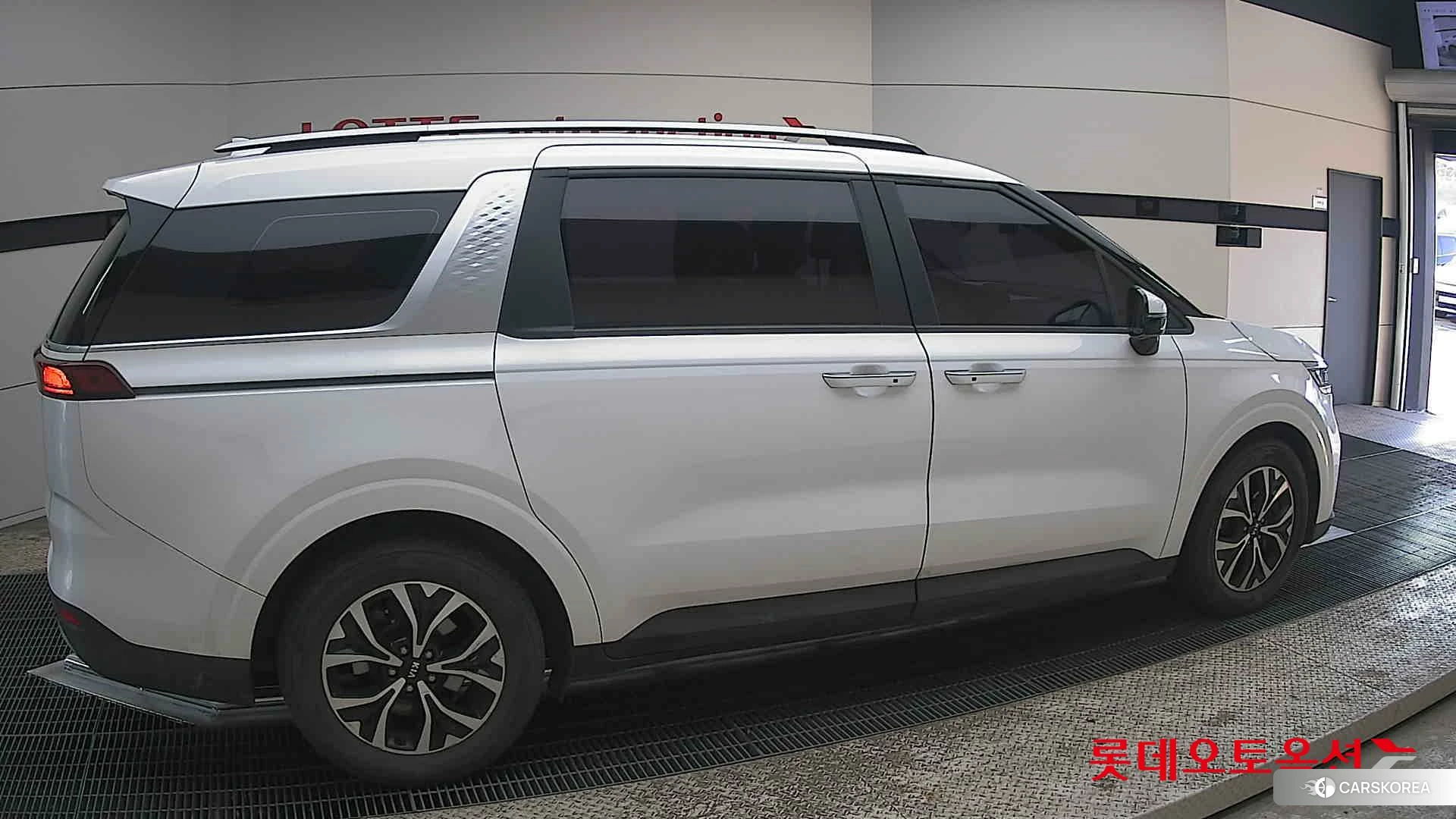 Kia Carnival id 3882166 из Кореи 9