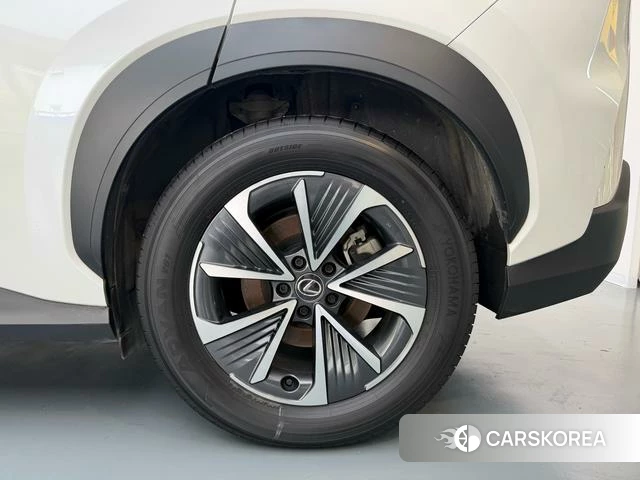Lexus RZ id 4259766 из Китая 9