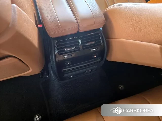 BMW 5 Series (G30) id 3054113 из Кореи 9