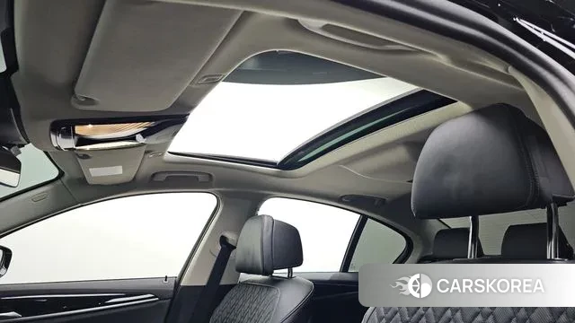 BMW 5 Series (G30) id 3582521 из Кореи 9