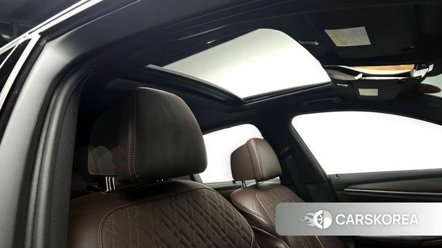 BMW 5 Series (G30) id 3861799 из Кореи 9