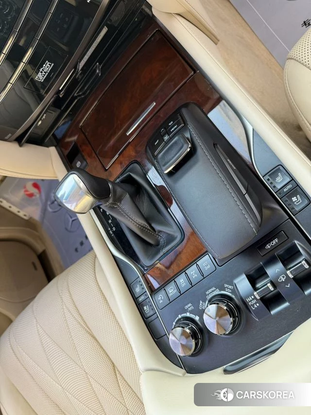 Lexus LX id 4260687 из Китая 9