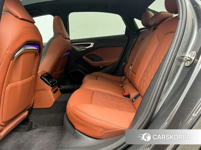 Audi A5L id 4307100 из Китая 9