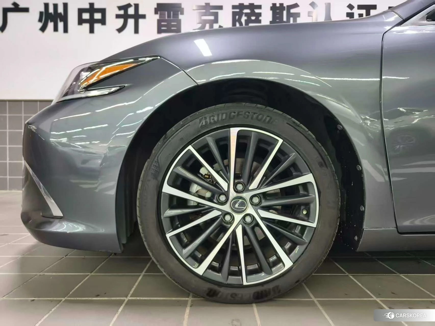 Lexus ES id 4407654 из Китая 9