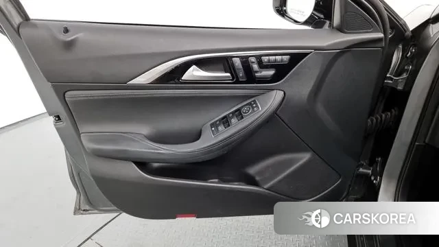 Infiniti Q30 id 3004594 из Кореи 9