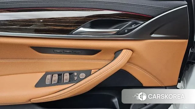 BMW 5 Series (G30) id 3384979 из Кореи 9