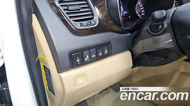 Kia The New Carnival id 2350228 из Кореи 9