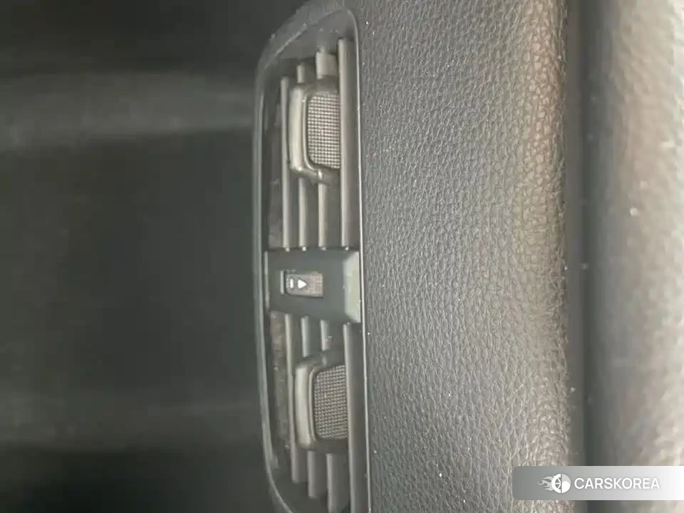 Toyota Corolla id 4680664 из Китая 9