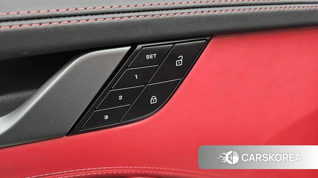 Porsche 911(992) id 4617668 из Кореи 9