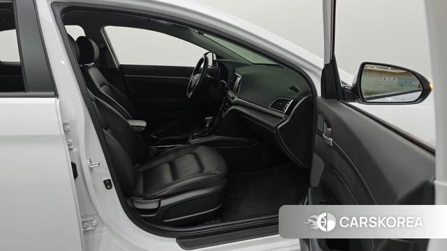 Hyundai Avante AD id 4508732 из Кореи 9