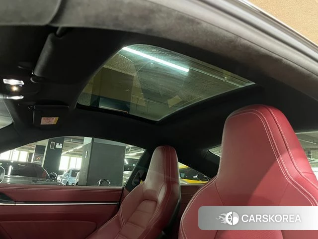 Porsche 911(992) id 4701310 из Кореи 9