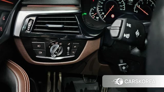 BMW 5 Series (G30) id 3845960 из Кореи 9