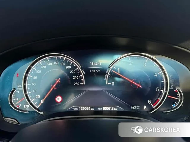 BMW 5 Series (G30) id 3779267 из Кореи 9