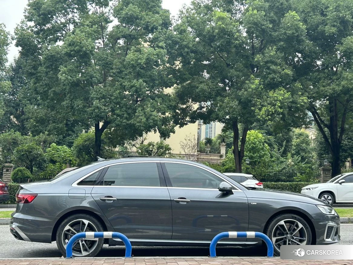 Audi A4L id 4512442 из Китая 9