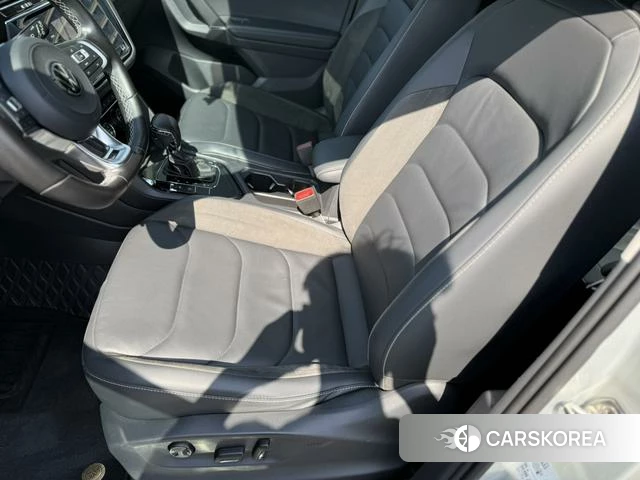 Volkswagen Tiguan L id 4276941 из Китая 9