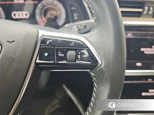 Audi A6L id 4289998 из Китая 9