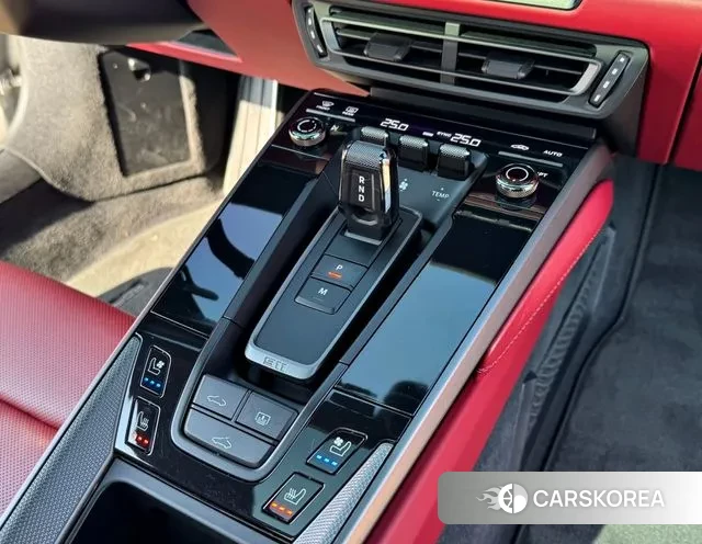 Porsche 911(992) id 3698176 из Кореи 9