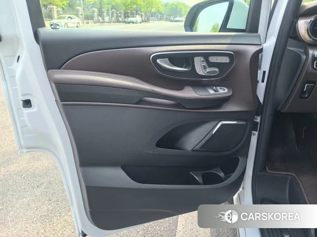 Mercedes-Benz V-class id 4300410 из Китая 9