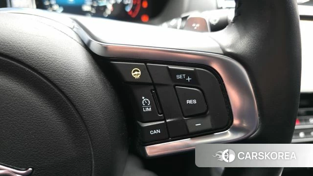 Jaguar XE id 3813932 из Кореи 9