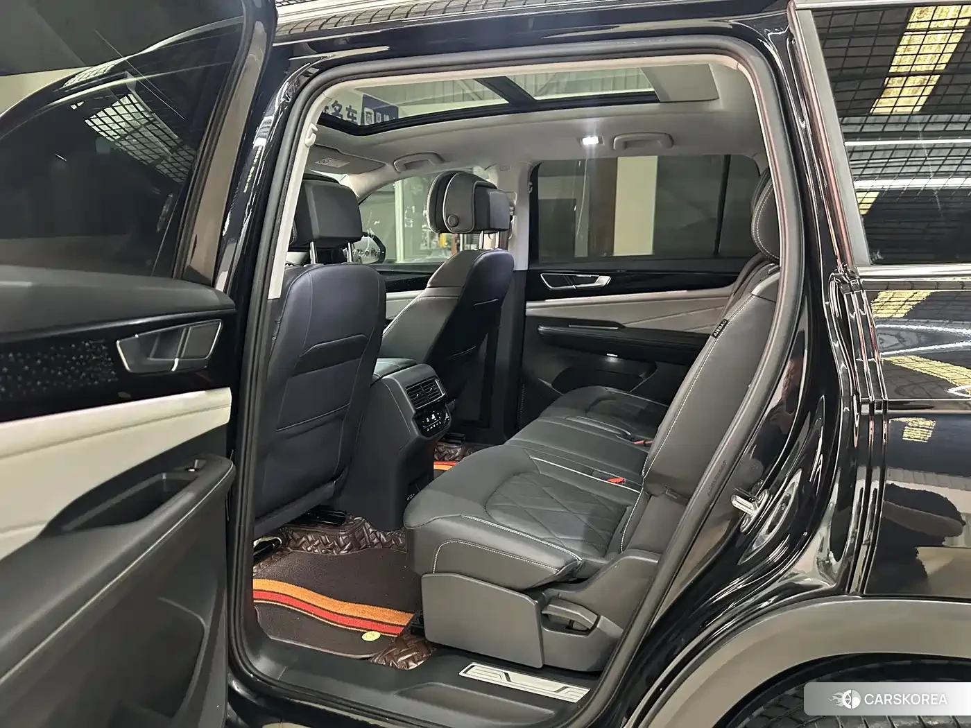 Volkswagen Touareg id 4583773 из Китая 9