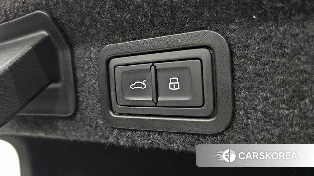 Audi A6 (C8) id 3795492 из Кореи 9