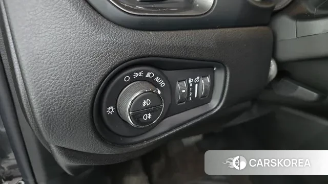 Jeep Renegade id 3759892 из Кореи 9