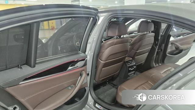 BMW 5 Series (G30) id 4255052 из Кореи 9