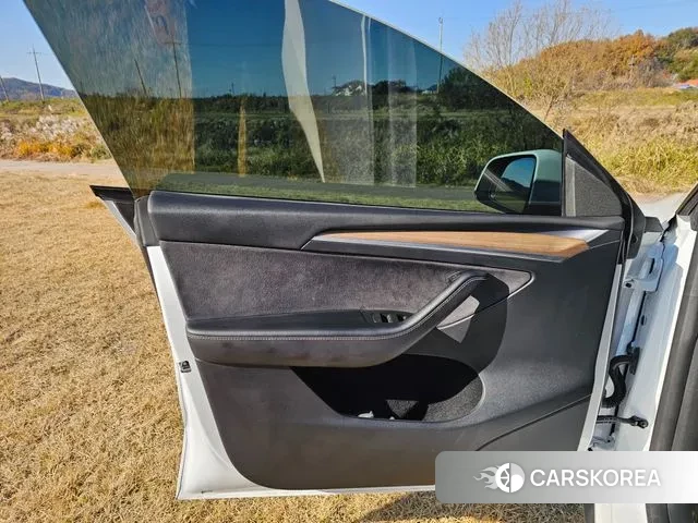 Tesla Model Y id 3398986 из Кореи 9