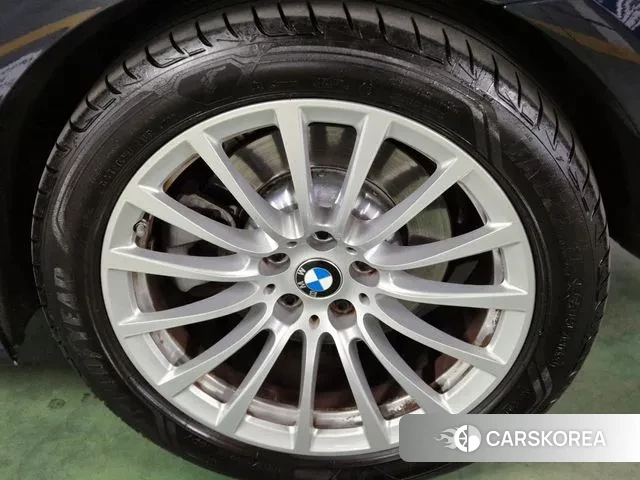 BMW 5 Series (G30) id 3616580 из Кореи 9