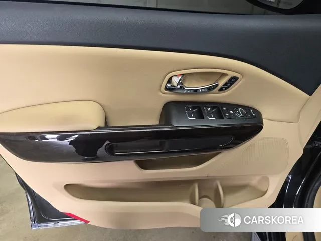 Kia The New Carnival id 3013912 из Кореи 9