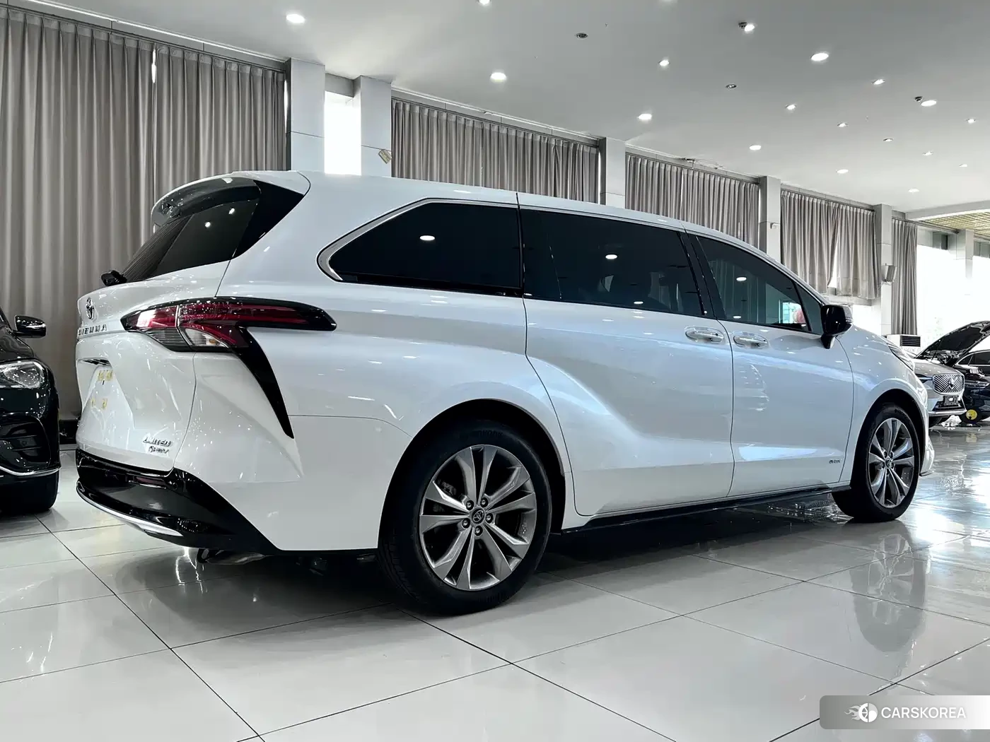 Toyota Sienna id 4547649 из Китая 9