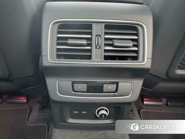 Audi Q5L id 4275391 из Китая 9