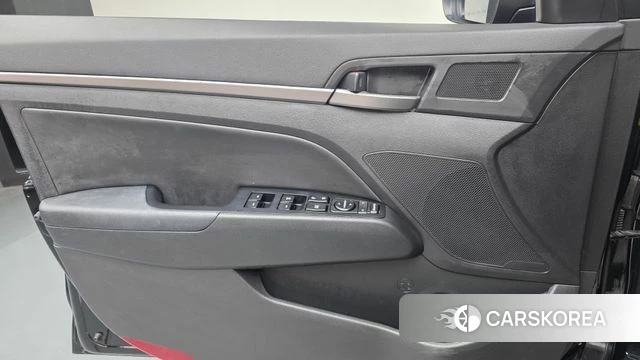 Hyundai Avante AD id 3886426 из Кореи 9