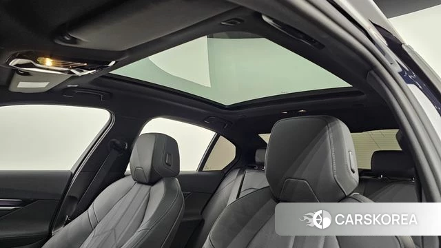 BMW 5 Series (G60) id 3870126 из Кореи 9