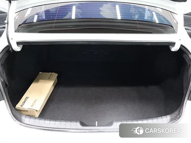 Hyundai Avante Hybrid (CN7) id 3400824 из Кореи 9