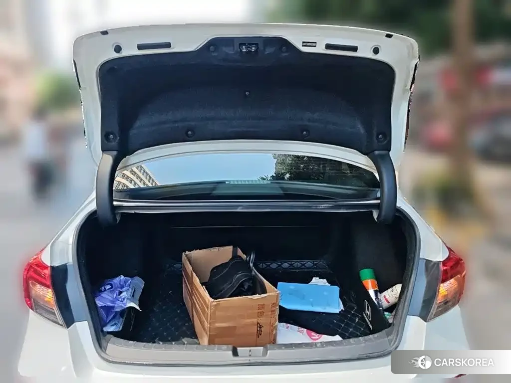 Honda Civic id 4622485 из Китая 9